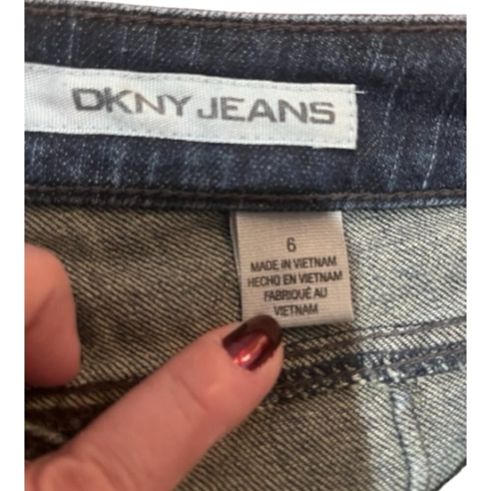 DKNY Jeans Women's 6 Blue Bootcut Classic Embroidered Pockets Excellent cond - Picture 8 of 8